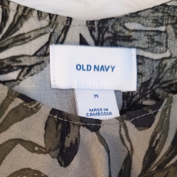 Old Navy Olive Leaf Print Cold Shoulder Ruffled Sleeve Cami Swing Top Size M NWT - Picture 4 of 8